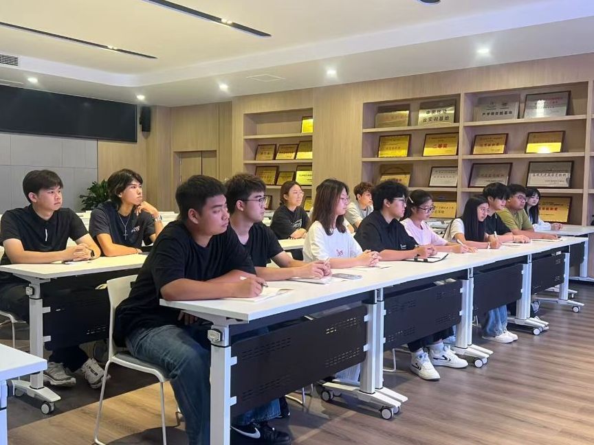 反诈同心,防骗同行 | 江阳城建职业学院系列防诈骗活动筑牢校园安全网